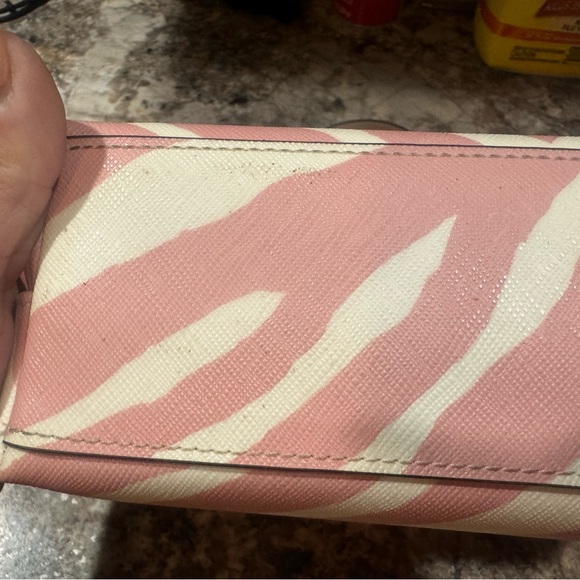 Small coach pink zebra purse - Picture 8 of 9